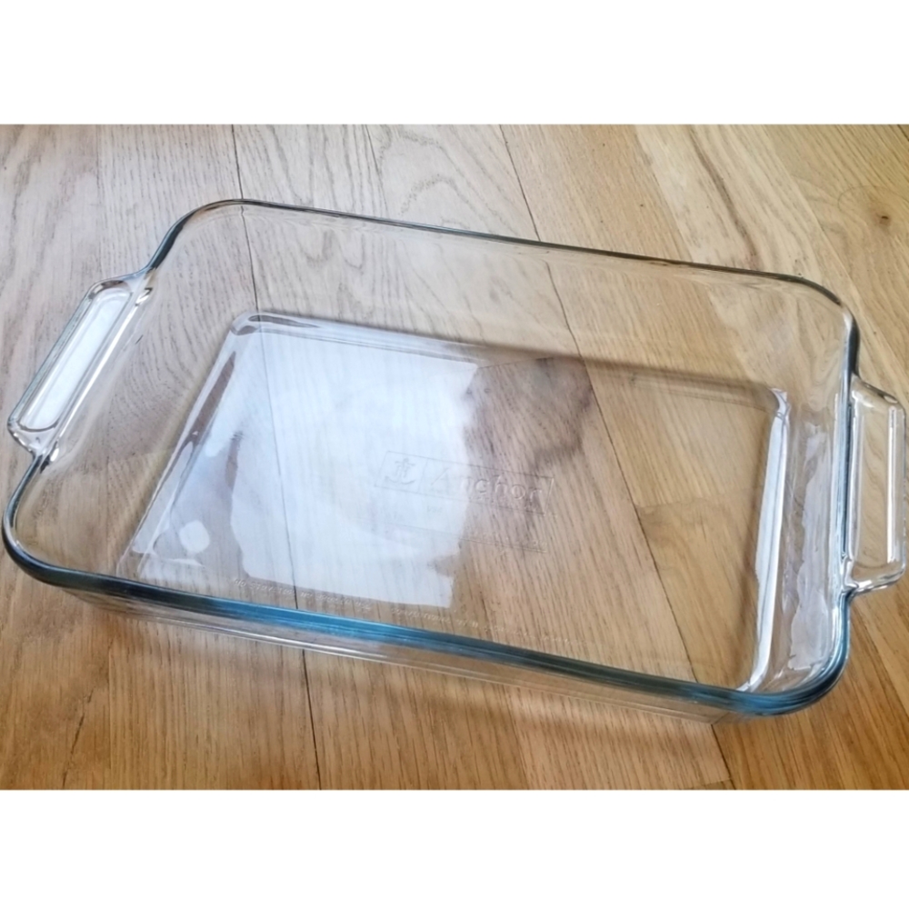 Anchor Hocking baking dish / Made in USA